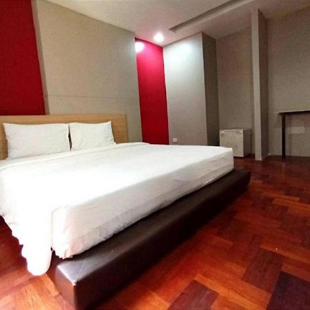 Go Inn Bts Surasak Silom Bkk โกอินน์ บีทีเอส สถานีสุรศักดิ์ Banguecoque Exterior foto
