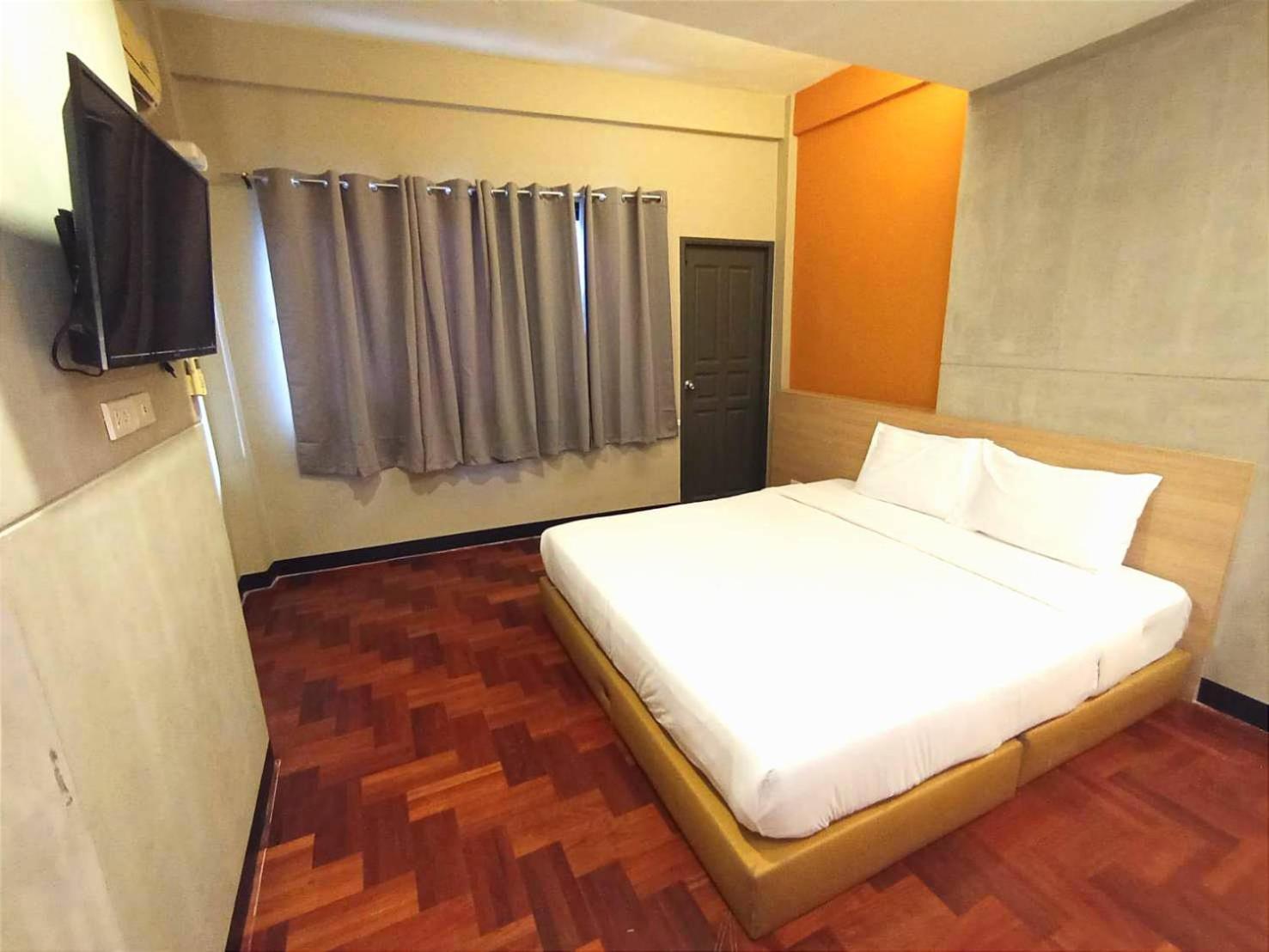Go Inn Bts Surasak Silom Bkk โกอินน์ บีทีเอส สถานีสุรศักดิ์ Banguecoque Exterior foto